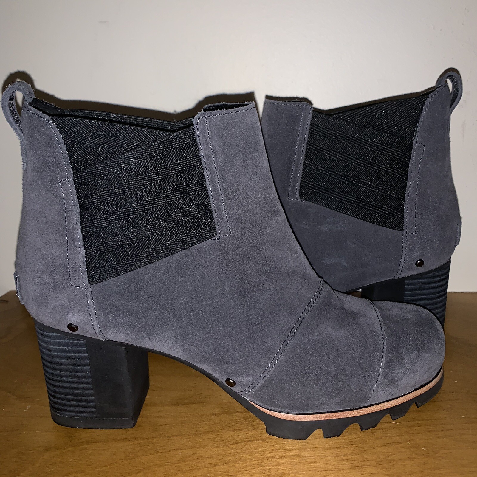 sorel addington chelsea size 7