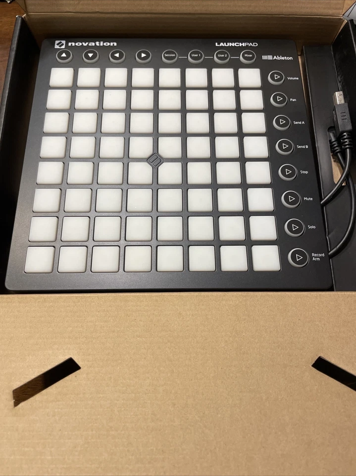 Novation Launchpad MK2 64 Pad Grid Synthesizer - Multicolor ( Never Been Used) - Image 4 of 4