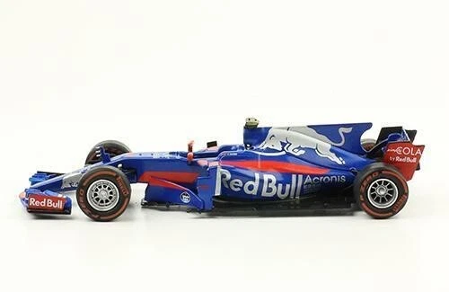 Toro Rosso STR12 2017 Carlos Sainz JR Rare Formula 1 F1 Diecast Car 1:43+Magzne - Image 2 of 3