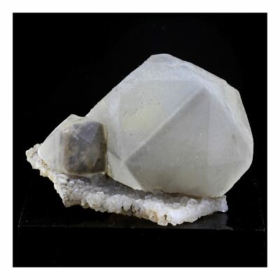 Calcite. 244.0 CT. Lodève, Hérault, Occitanie, France.
