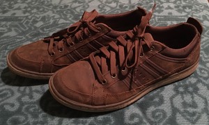 sketcher leather