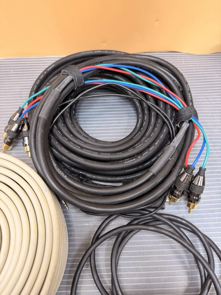 Konvolut, langes VGA-Kabel, VGA auf Komponente, A/V-Adapter, Shure Audio Python - Bild 2 von 4