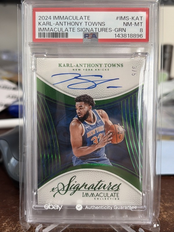2024-25 Panini Immaculate KARL-ANTHONY TOWNS Signatures Green /5 PSA 8 Auto #IMS