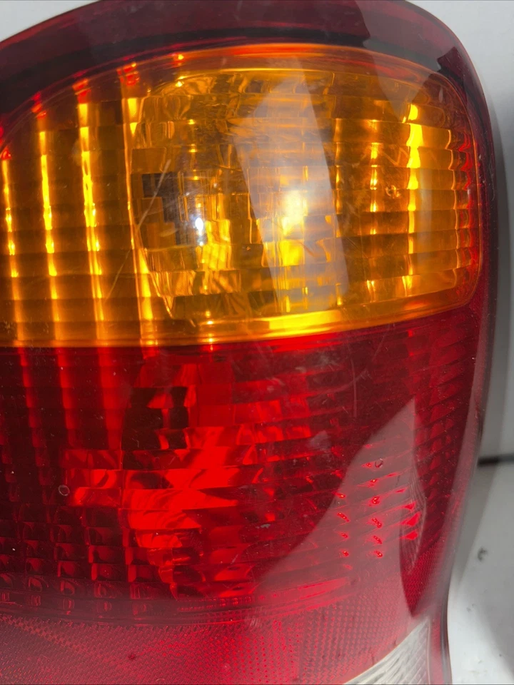 1999 to 2003 Ford Windstar Pair Of Tail lights Foto 3 de 4