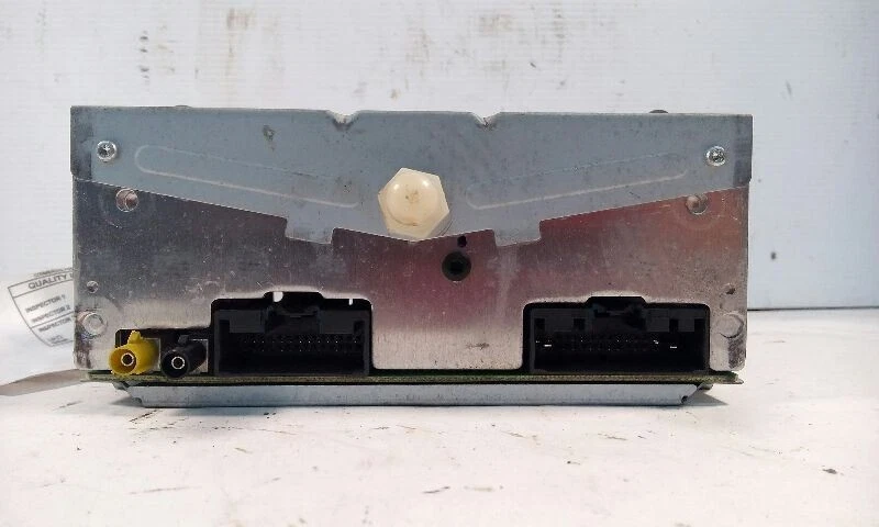 17 Lincoln Navigator Audio Equipment Radio Receiver AM-FM-CD-MP3 - Image 3 of 4