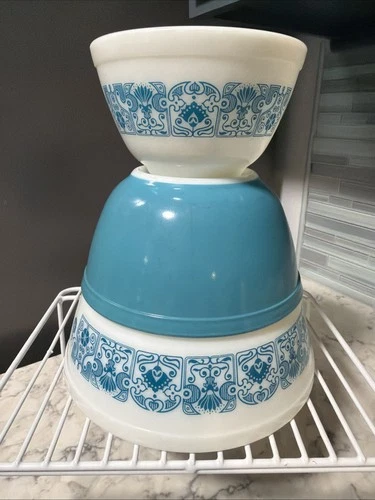 Vintage  Pyrex “Horizon” Turquoise Nesting Bowls Retro 401, 402, 403  EUC￼￼
