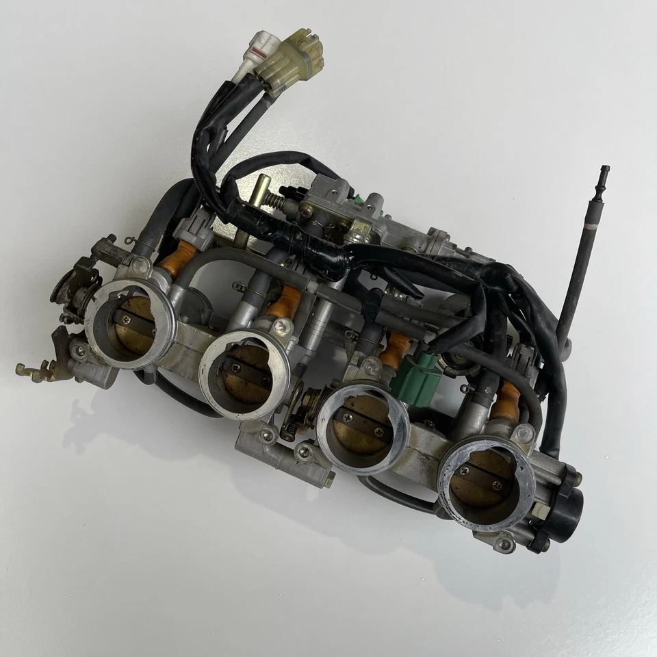 Yamaha FZ6N FZ6 2005 Throttle body air intake fuel manifold throttles - Image 4 of 4