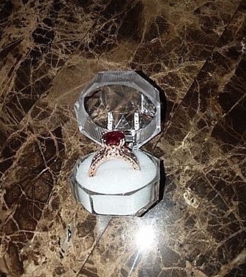 Women's  Size 7 Luxury Zicon Wedding Ring / Wedding Band Simulated Stones (E)