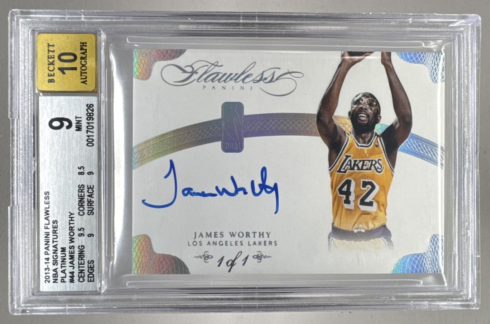 James Worthy 2013 Panini Flawless #NB-JY Platinum NBA Auto 1/1 BGS 9/10