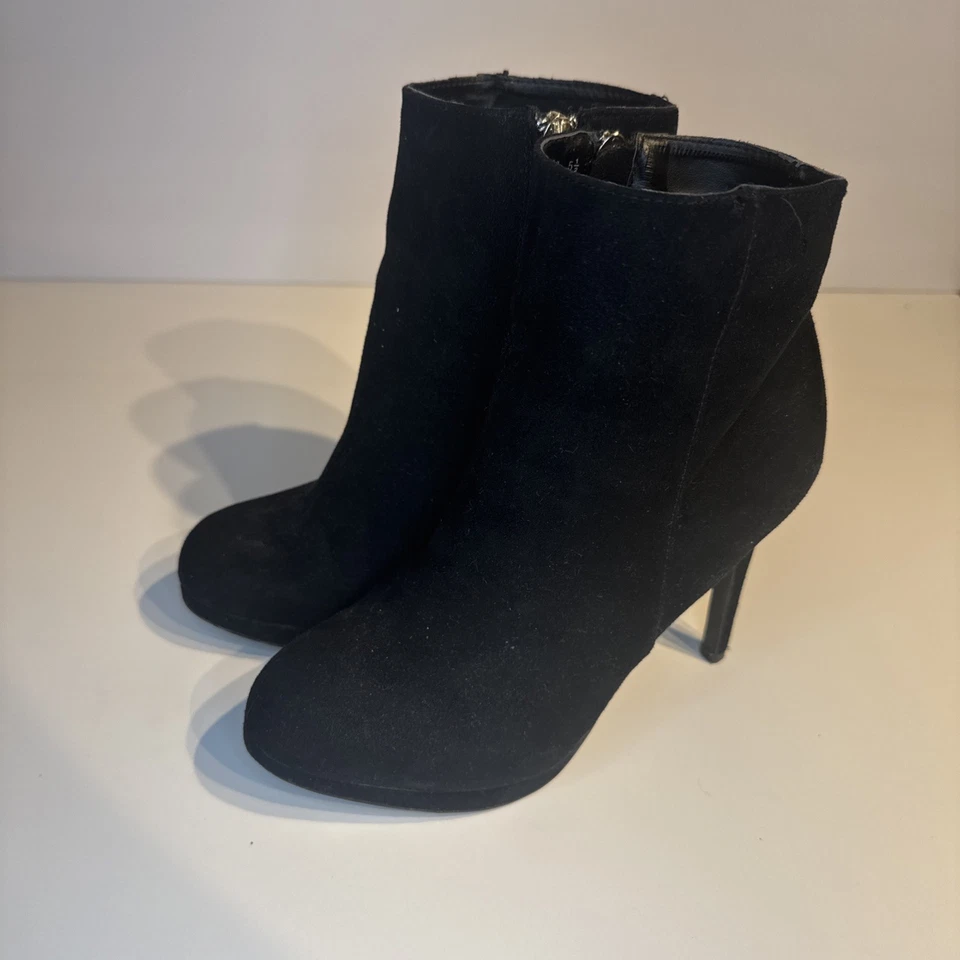 Anne Michelle Women  Size 5.5 Black And Gold Suede  Heels Shoes Casual Boots - Image 3 of 4