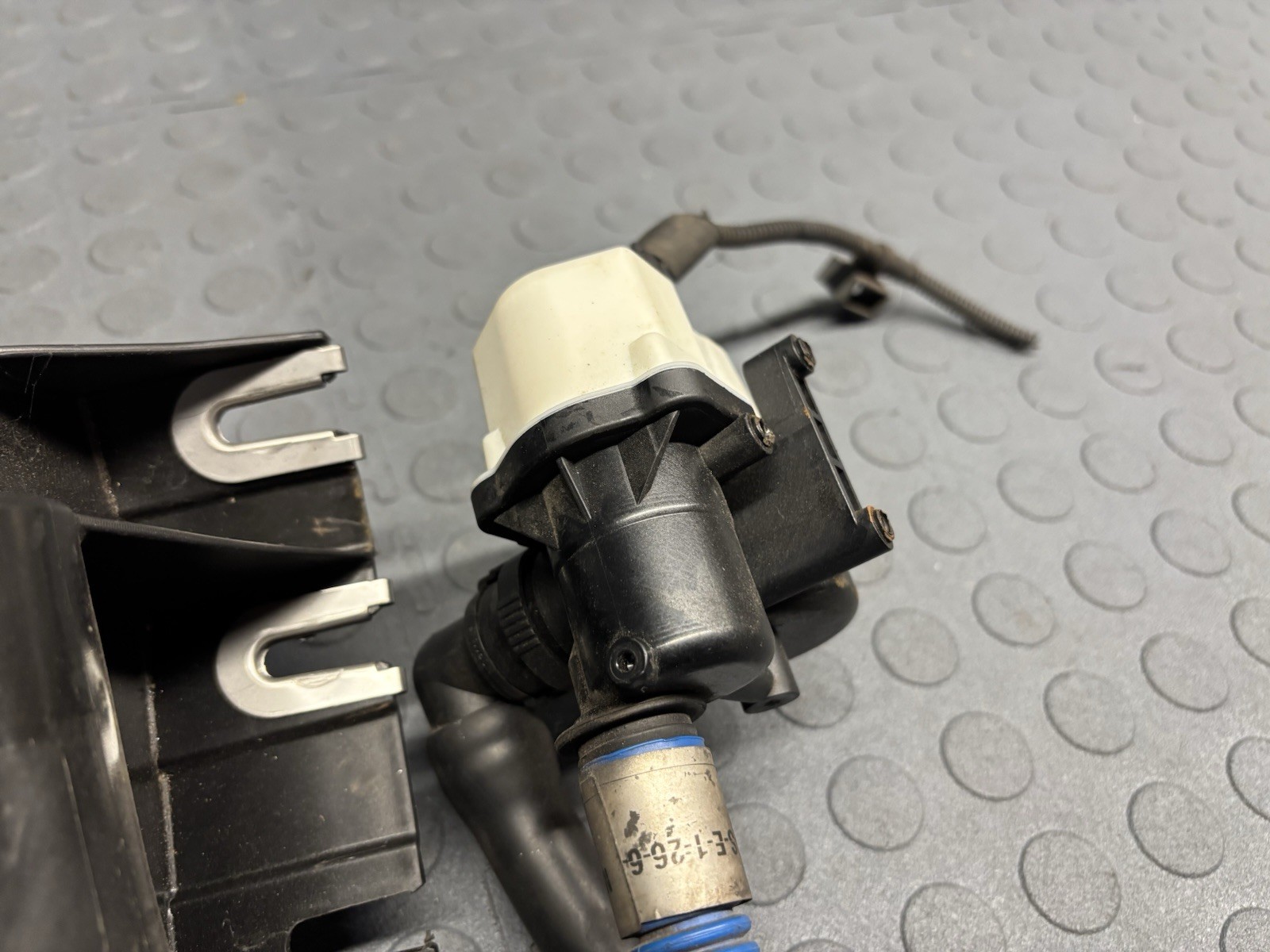 17-24 MASERATI GHIBLI FUEL VAPOR EVAP CHARCOAL CANISTER  2024 DATE CODE!!!