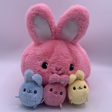 New FAO Schwarz Bunny Mommy 3 Babies Bunnies Plush Easter Basket Celebrate