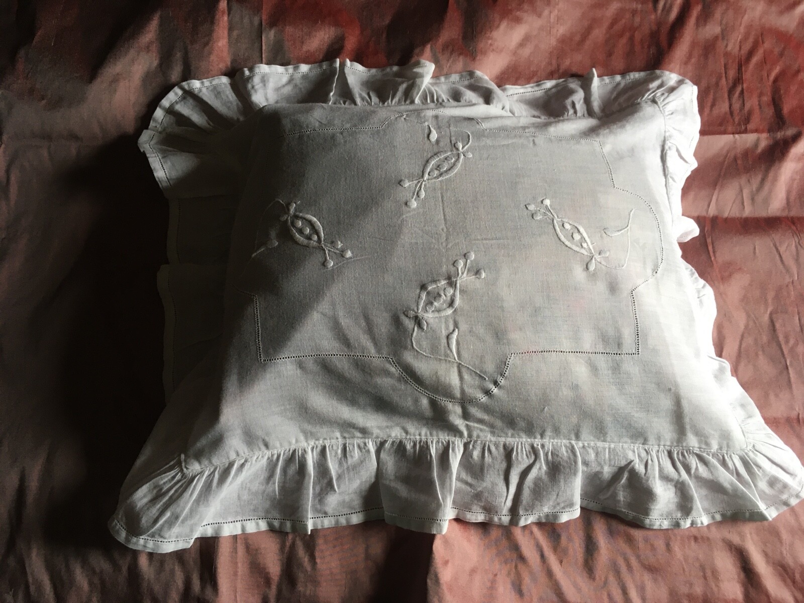Coussin Ancien Dentelle et Broderie - Charme d'Antan 50x50