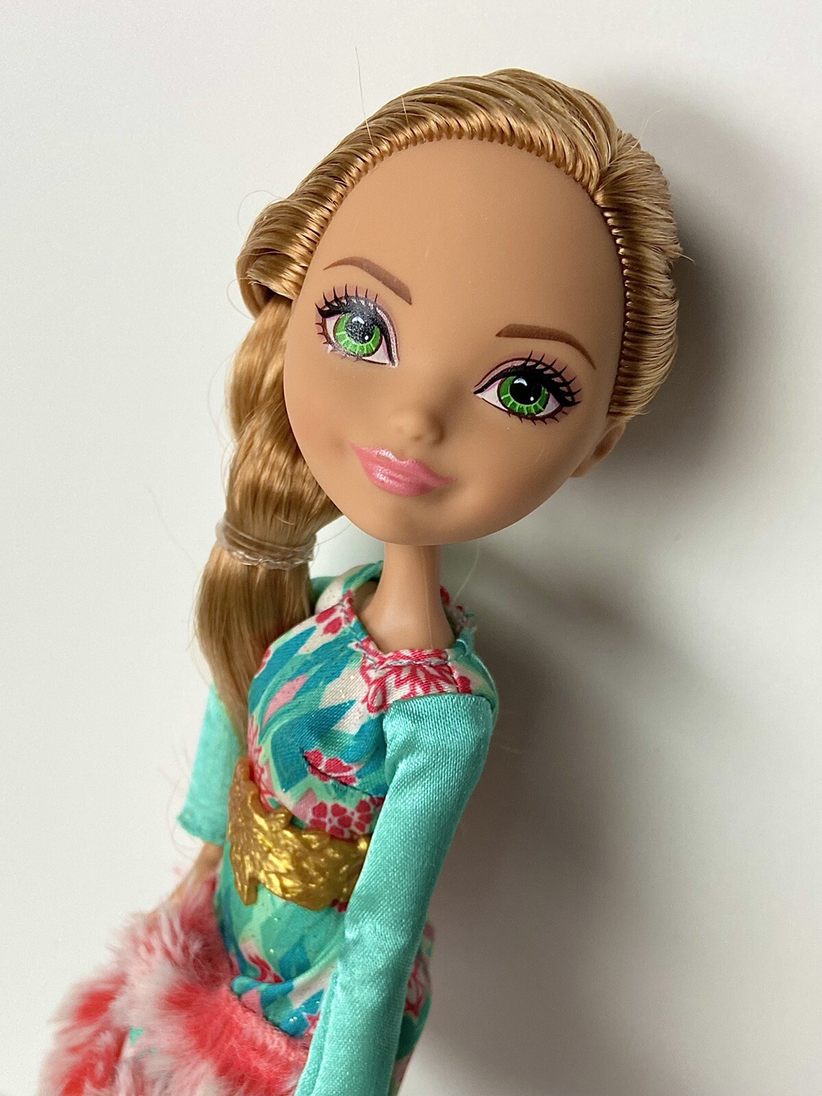 Ever After High Epic Winter Ashlynn Ella Doll Blonde with clothing 