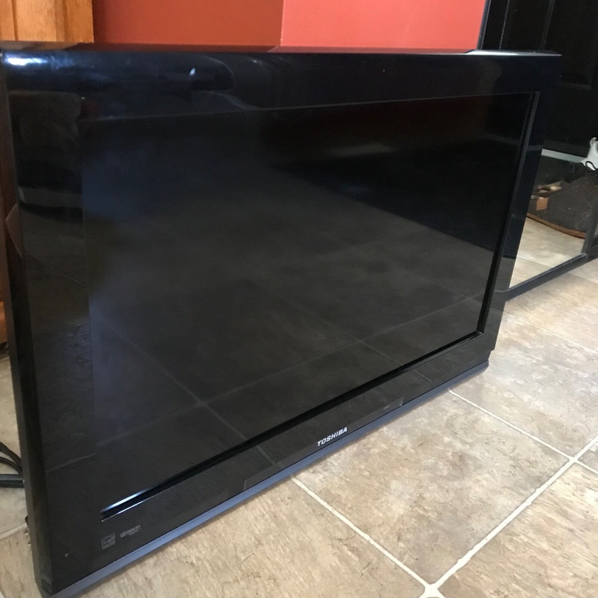 Toshiba 26” TV- Model 26AV52RZ (2009) Dolby Digital WITH Toshiba 26” TV- Model 26AV52RZ (2009) Dolby Digital WITH