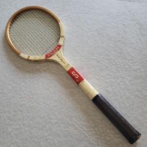 Spalding Pancho Gonzales AUTOGRAPH Tennis Racket ANTIQUE VINTAGE 27 L 4-1/2 G Spalding Pancho Gonzales AUTOGRAPH Tennis Racket ANTIQUE VINTAGE 27 L 4-1/2 G