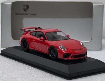 Porsche 911 (991.II) GT3 2017 Guards Red 1:43 Minichamps WAP 020