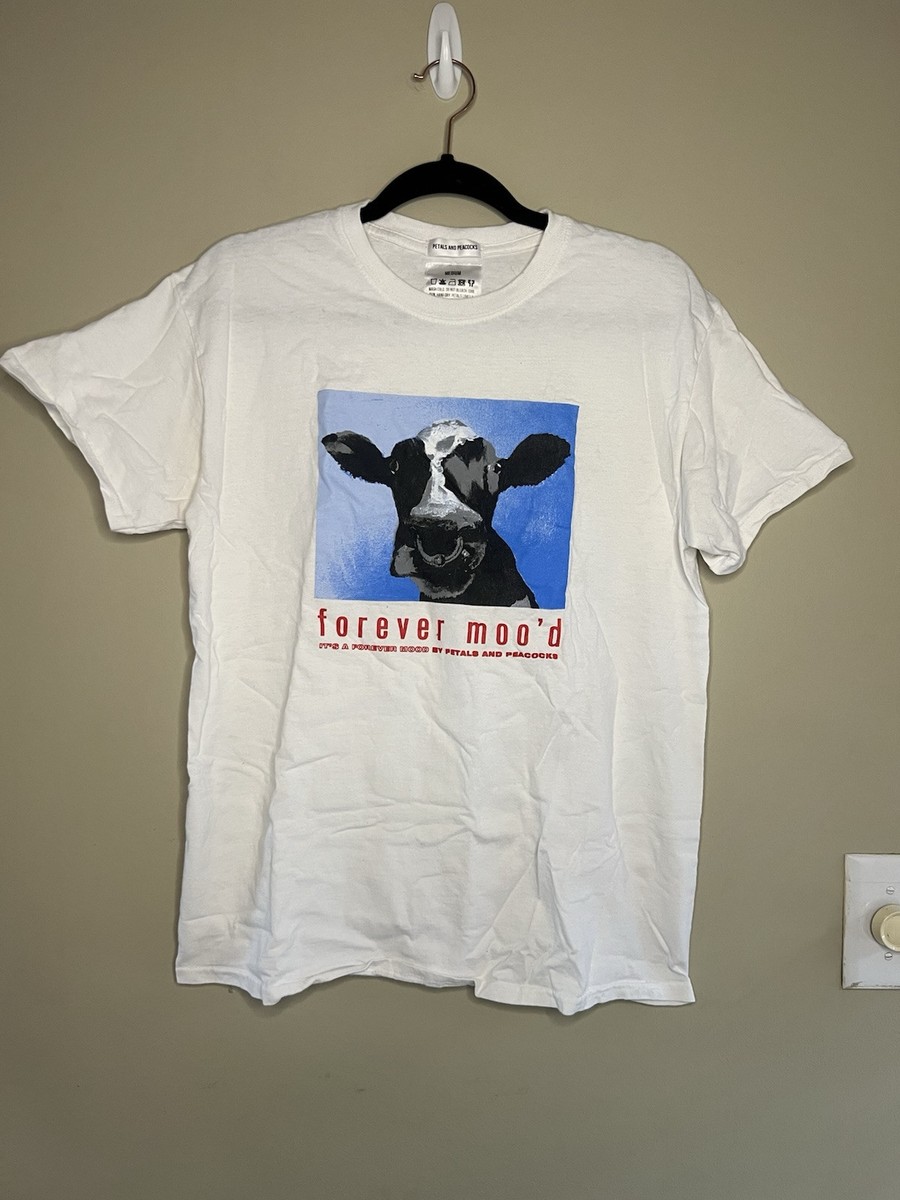 Petals And Peacocks Cow Graphic Tee Medium