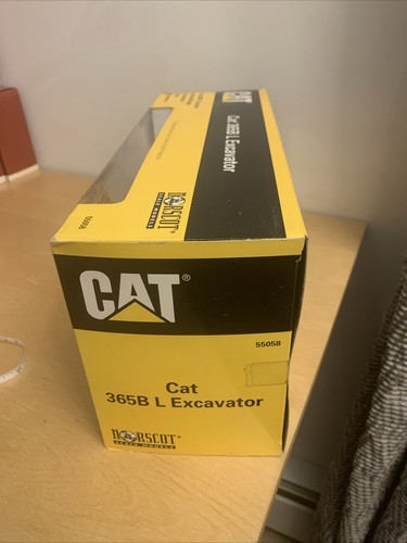 NIB Norscot CAT 365B L Series Excavator 55058 Die-cast Scale Model. 1:50 - Picture 2 of 5