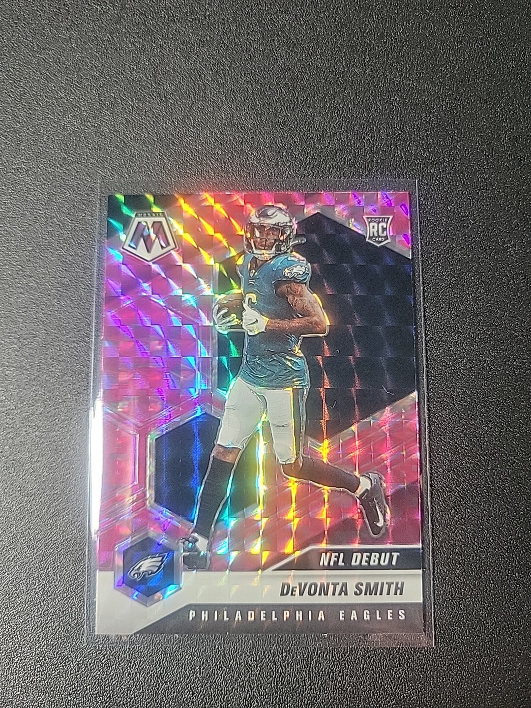 2021 Panini Mosaic - NFL Debut Mosaic Camo Pink Prizm #246 Devonta Smith (RC)
