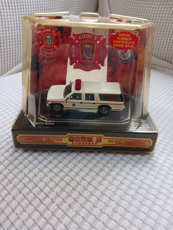 NIB Code 3 Washington DC Fire Dept 1/64th Scale Suburban EMS Vehicle Collectible - Image 2 of 4