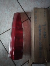 Feu arrière Peugeot 404