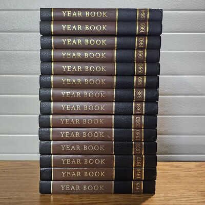 【中古本】ゴート語辞典 The World Book Encyclopedia Year Book HC VTG VG Sold