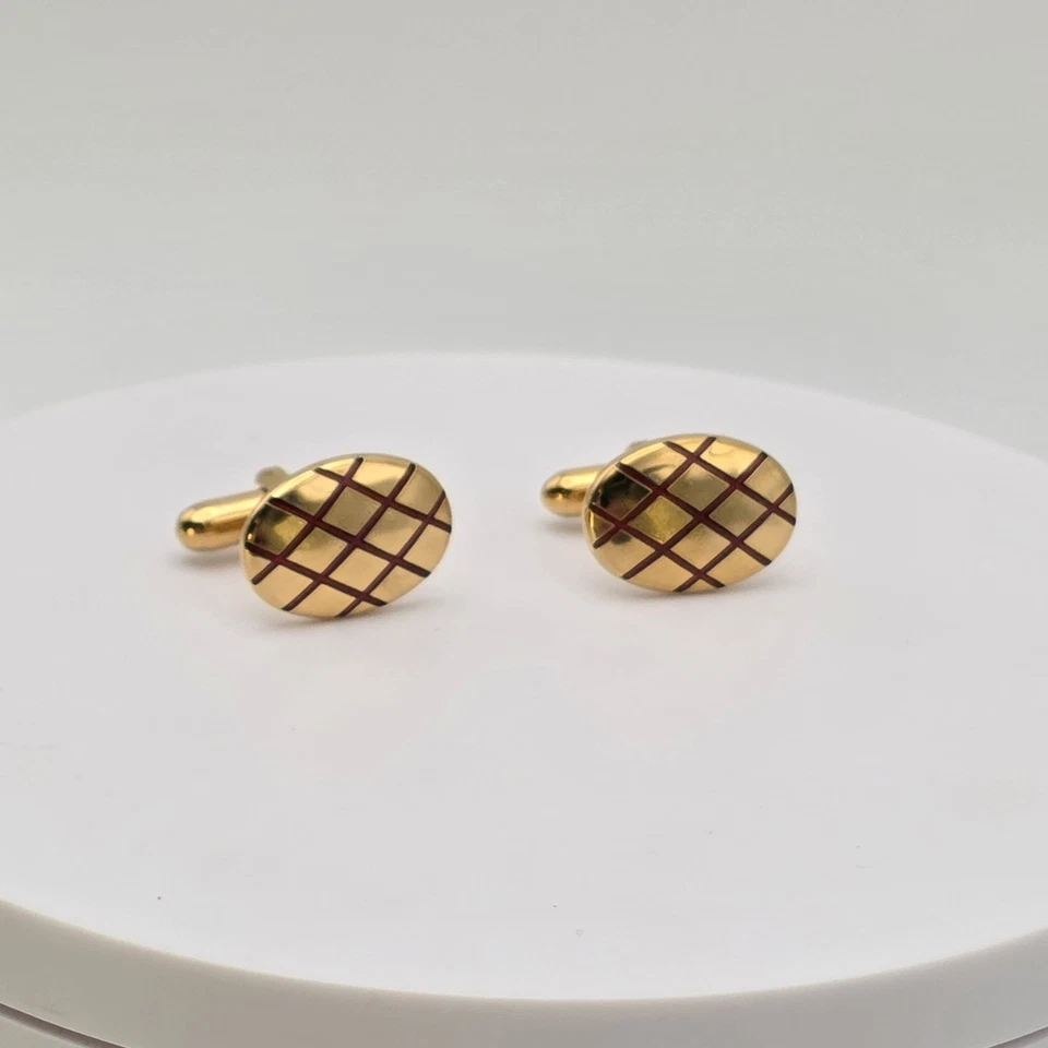 Vintage Men's Cufflinks Red Enamel & Gold Tone Cross Hatched Criss Cross - Image 2 of 4