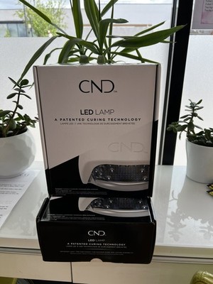 CND x3 Professionelle LED Lampe härtet Schellack & Brisa Lampe zum Aushärten von Gelnägeln