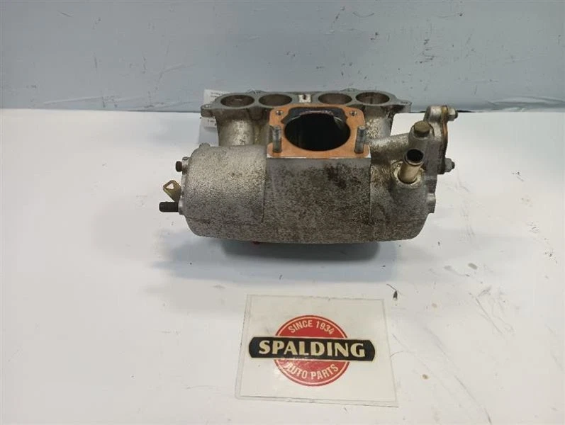Upper Intake Manifold from 2002 Toyota Tacoma 10509891 - Image 4 of 4