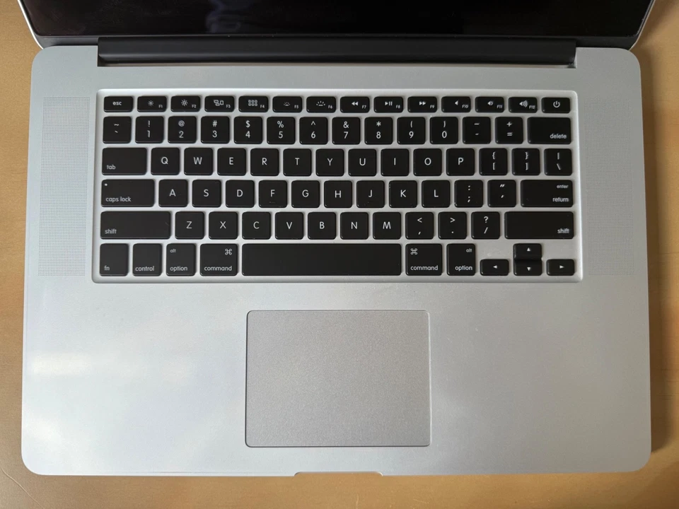 Apple MacBook Pro RETINA 15" Quad-Core Intel i7 / 16GB RAM / 256GB SSD Mid 2012 - Image 2 of 4