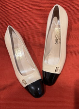 Vintage Ferragamo Shoes Beige/Black Dionea Spectator Pump Gancini Accent 10.5 B