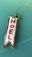 Vintage 1.75" Resin Noel Banner w/Holly Christmas Ornament