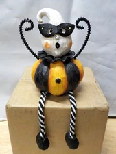 HALLOWEEN MASQUERADE GHOST SHELF SITTER      NEW WITH TAG