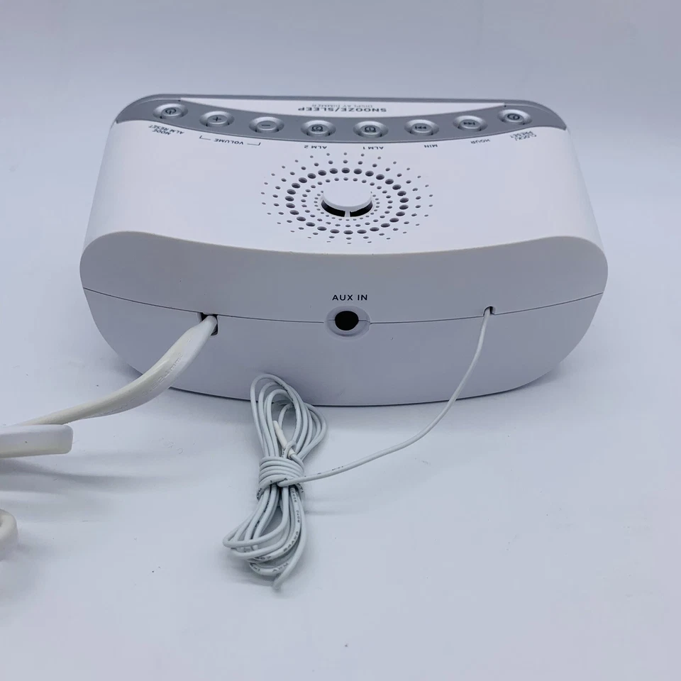 TIMEX T231Y - Radio Reloj Despertador Pantalla Grande con Puerto Auxiliar Gris/Blanco (I) Foto 3 de 4