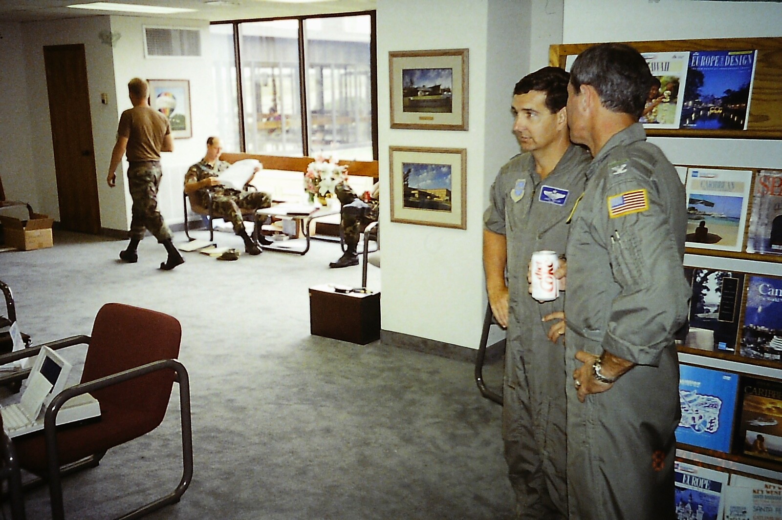 1992 Two US Air Force Military Personnel Talking Vintage 4x6 Photo Reprint