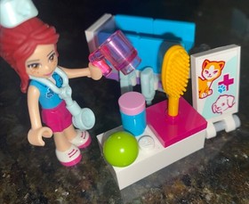 LEGO Friends Vet Clinic 41085 EUC Set/99% Complete/Manual/No Box + Extras