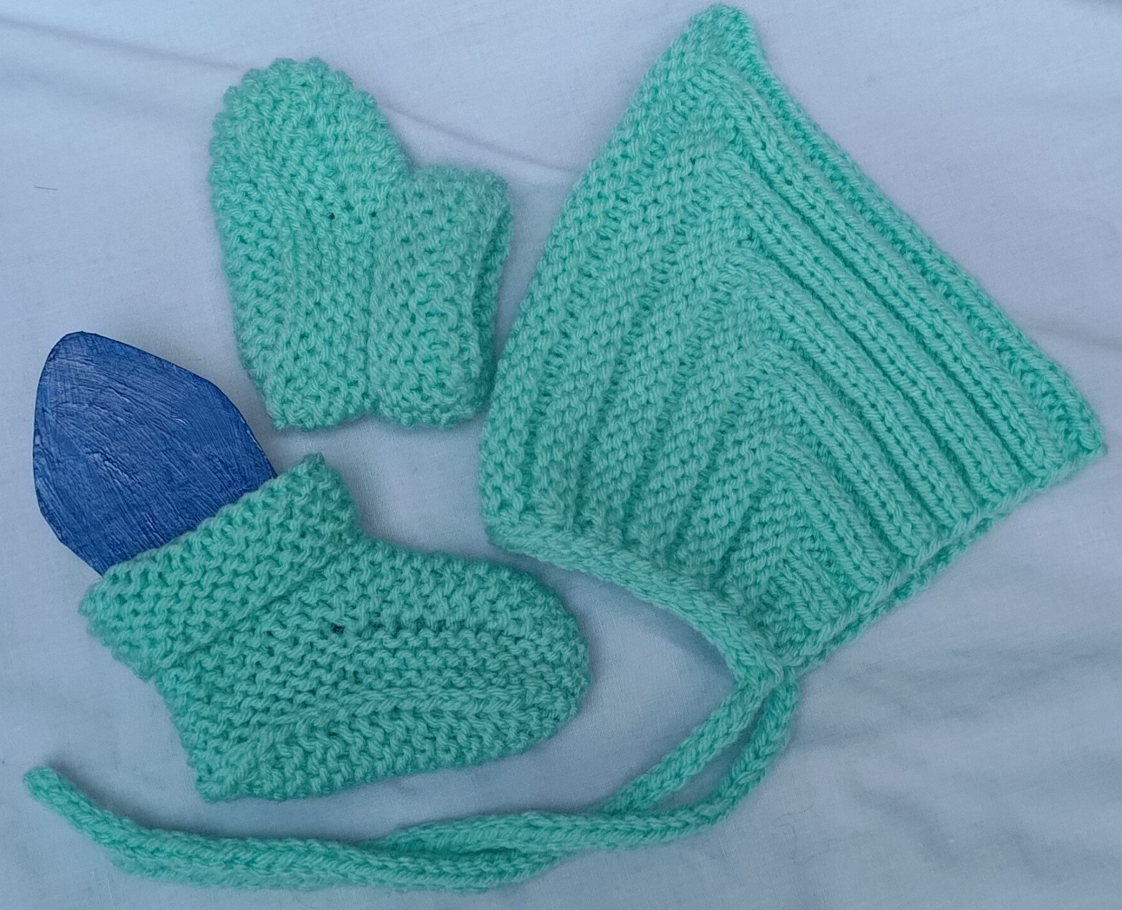 Nuevos botines/zapato y sombrero de bebé tejidos hechos a mano para 0-3 meses