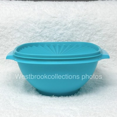 Tupperware Heritage Large Bowl with Lid Parrotfish Teal 8-Cup Nostalgic