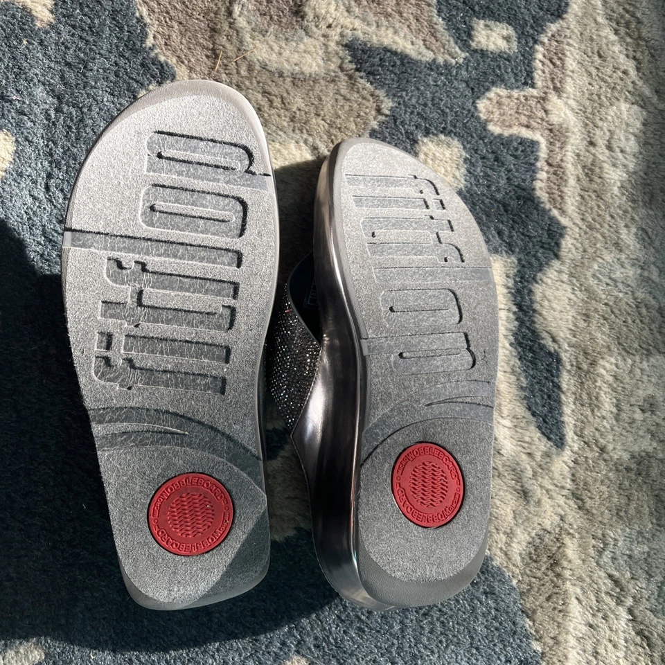 Slides femininos FitFlop glitter cinza estanho, tamanho EUA 8/Eur 40. Novo em folha, sem caixa - Imagem 4 de 4