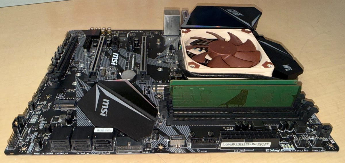 MSI MPG Z390 GAMING EDGE AC MS-7B17 Intel i7-9700K CPU @ 3.60GHz