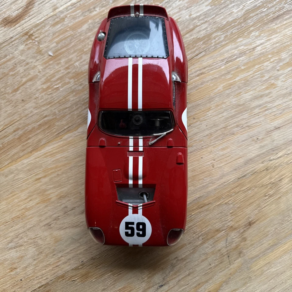 Cupé Shelby Cobra Daytona 1965 fundido a presión 1/18 Foto 3 de 4