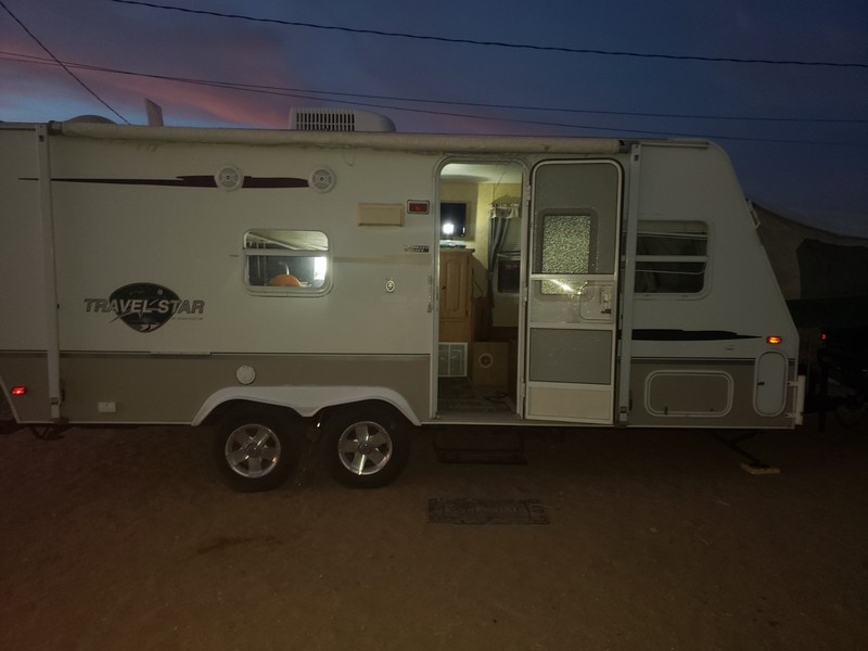 2006 Starcraft Travel Star 21’ – Lightweight Triple Hybrid Camper