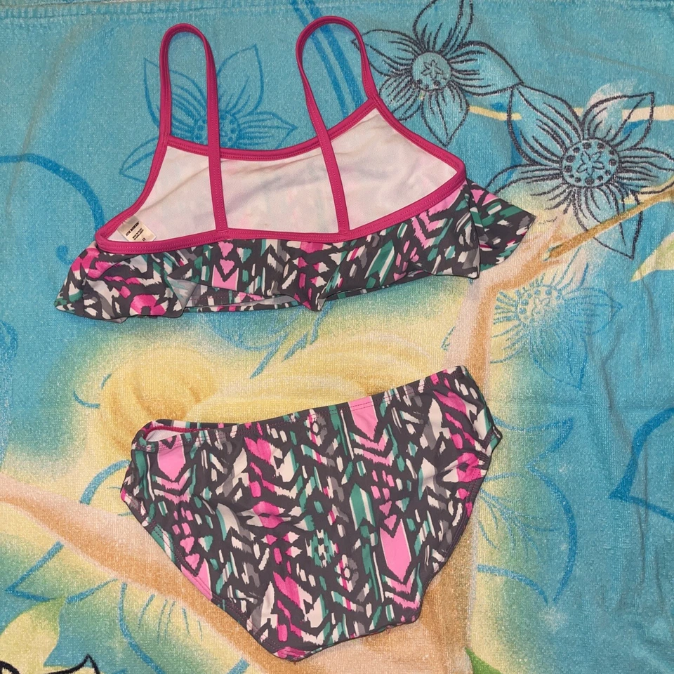 NIÑAS 2 PIEZAS TRAJE DE BAÑO Multicolor Top Geométrico Talla 12 Parte Inferior Talla 10 Foto 4 de 4