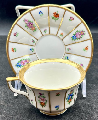 Royal Copenhagen Henriette Demitasse Cup Saucer Flowers Gold 444/8562 c. 1965 - Picture 11 of 14