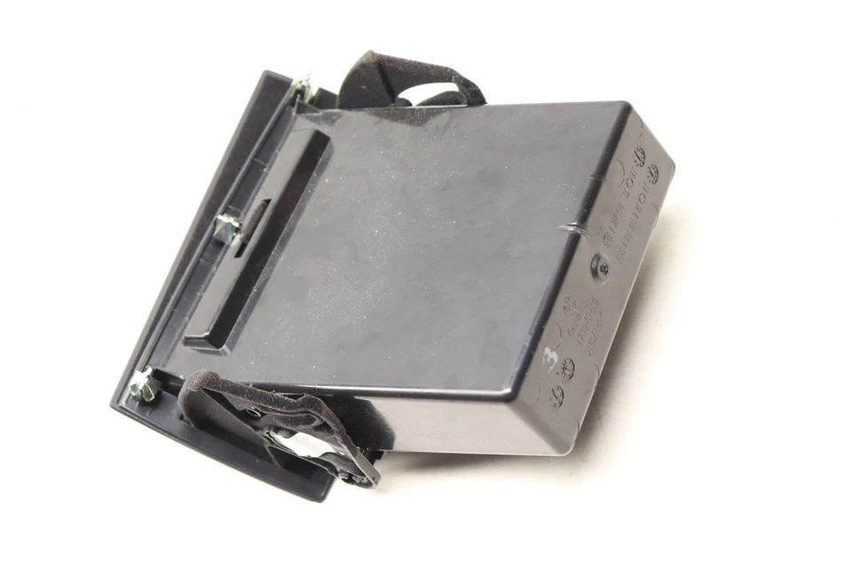 2014-2016 BMW M235I - Compartimento de armazenamento painel esquerdo 9211310 - Imagem 3 de 4