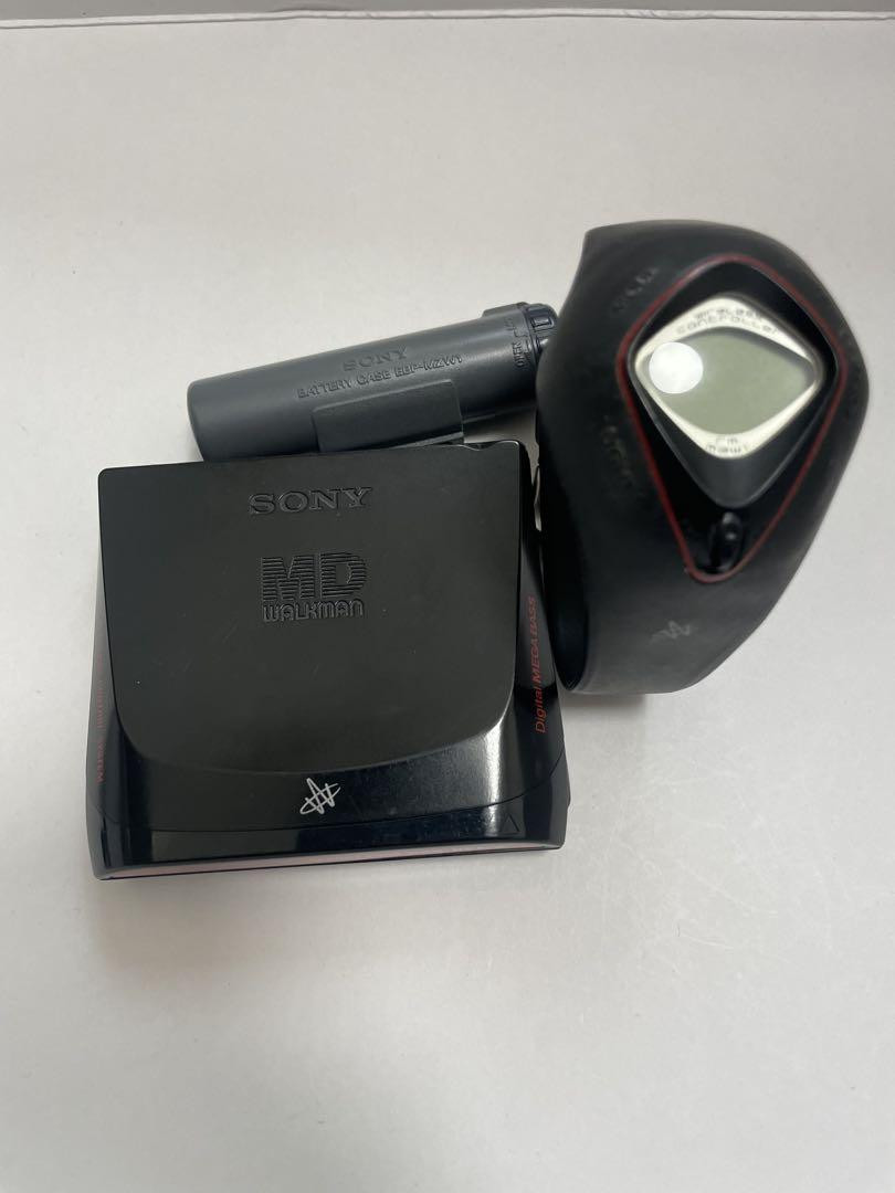 Sony MZ-E7W MD Walkman with Wireless Remote and Wristwatch AA 