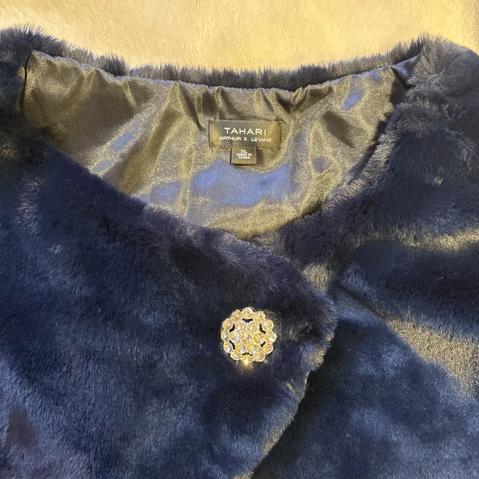 capa corta estilo piel XL azul marino Foto 3 de 4