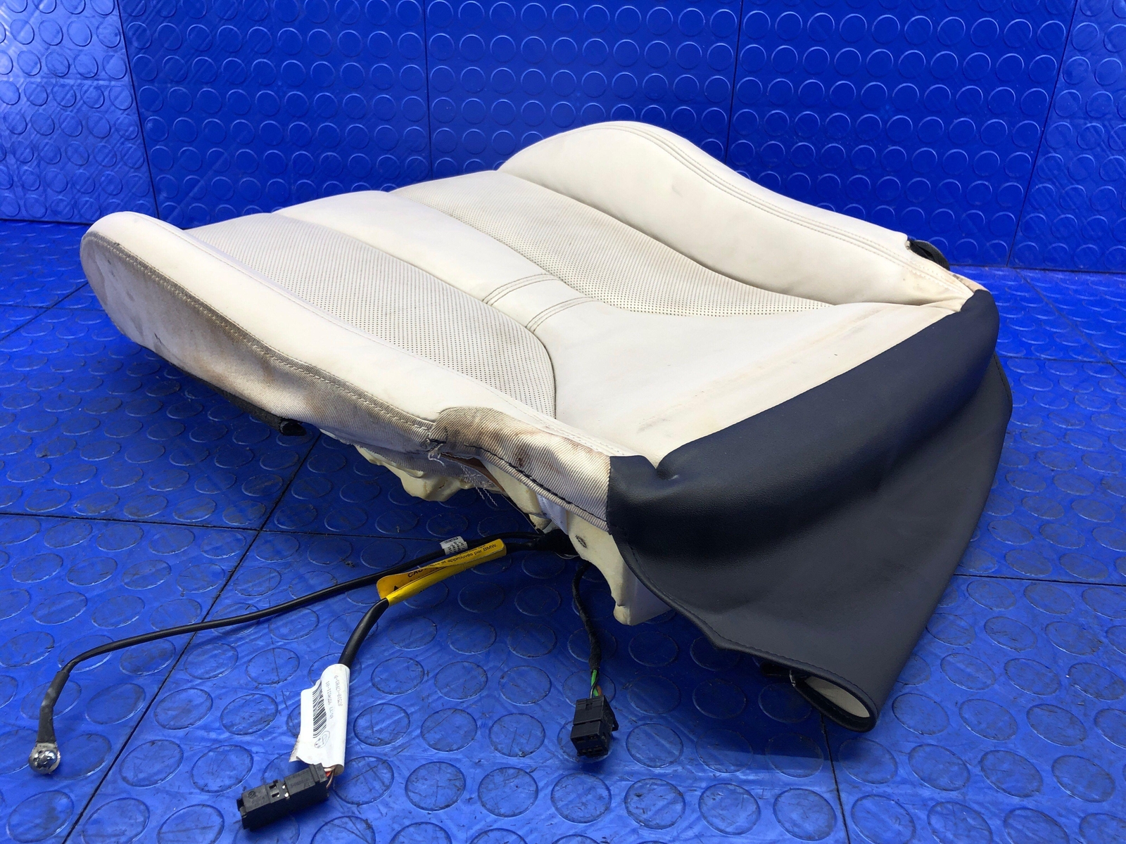 2014 2015 2016 2017 2018 2019 BMW I8 OEM FRONT RIGHT LOWER SEAT CUSHION BEIGE