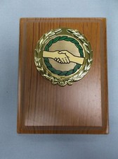 4 1/2 x 6  oak finish plaque salesman hand shake